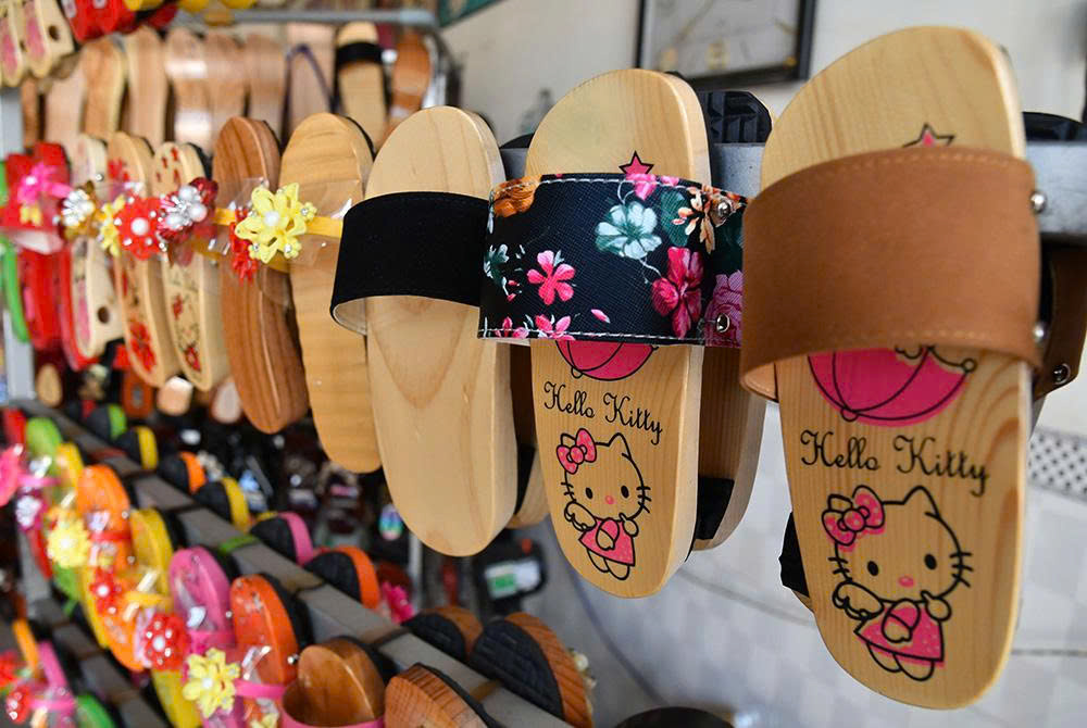 Guốc Gỗ Quai Ngang Truyền Thống