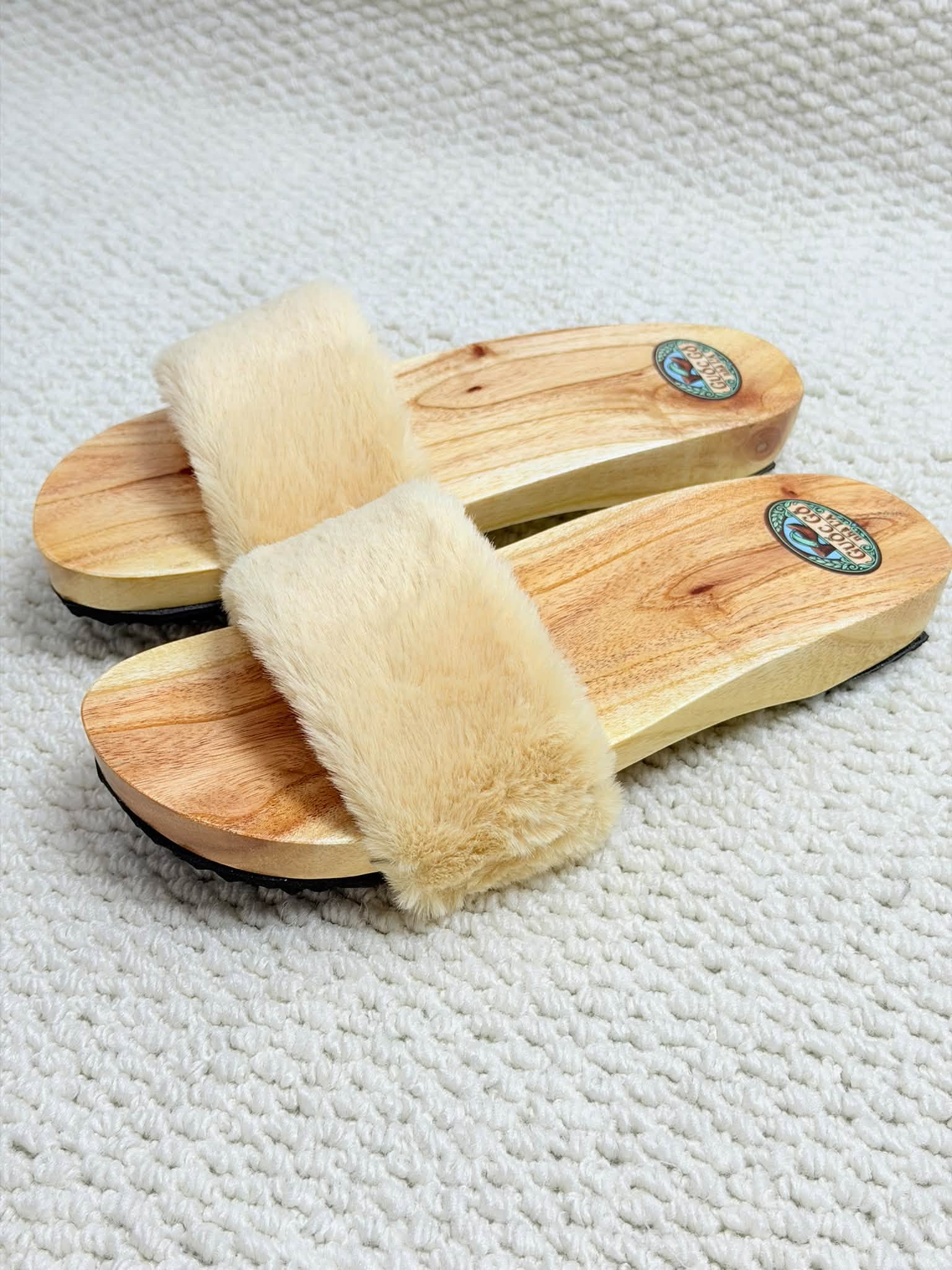 Guốc Gỗ Bệt quai lông nude